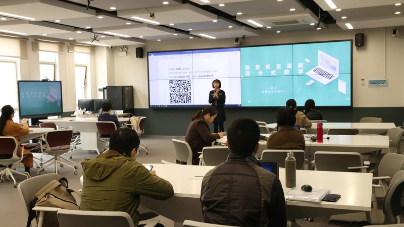 建造师线上培训：优势与挑战并存